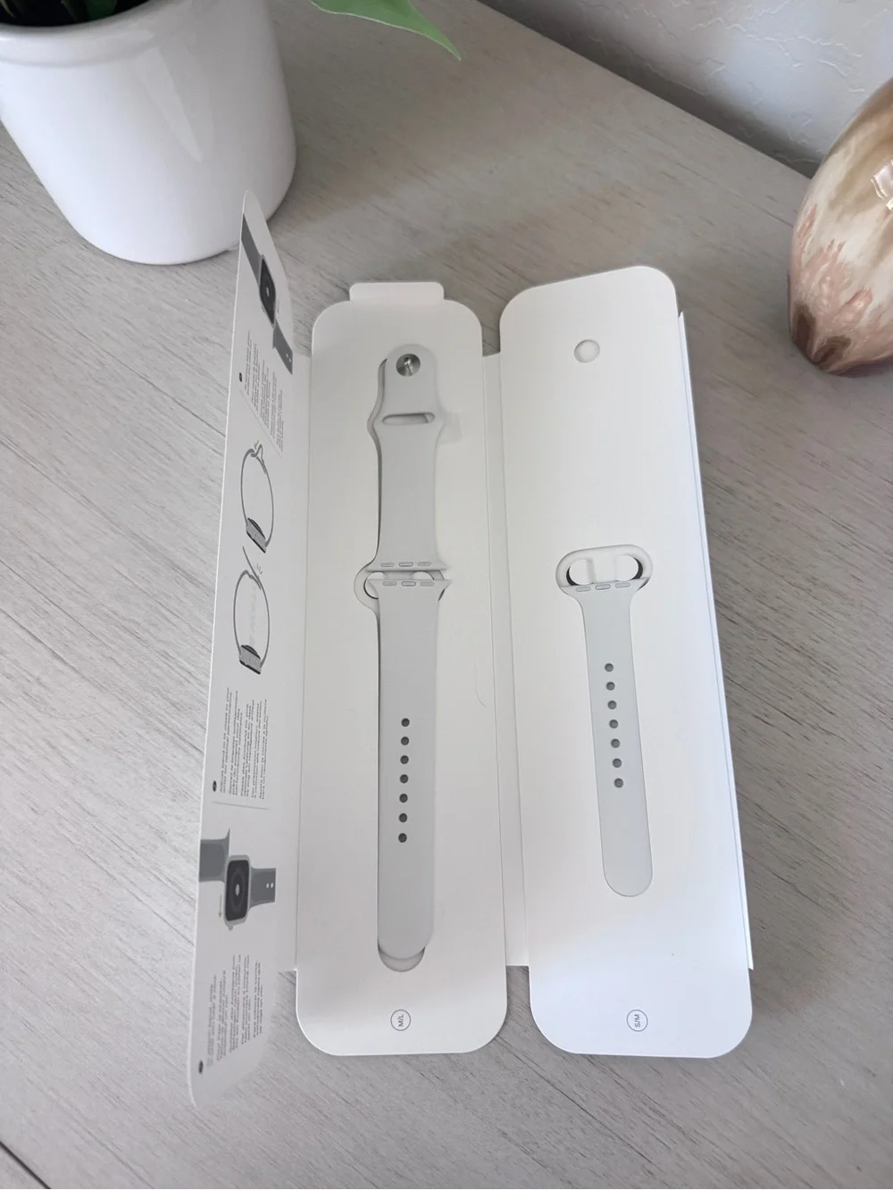 Apple Watch 4th Generation - Silver Aluminum Case